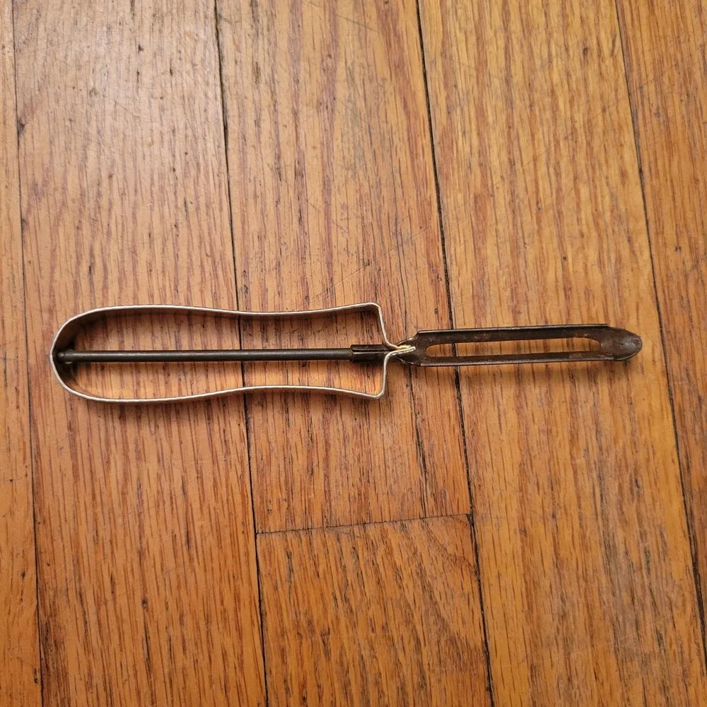 EKCO Vegetable Peeler Gold 24KT Gold Plated Siegler Home Heaters VINTAGE Decor